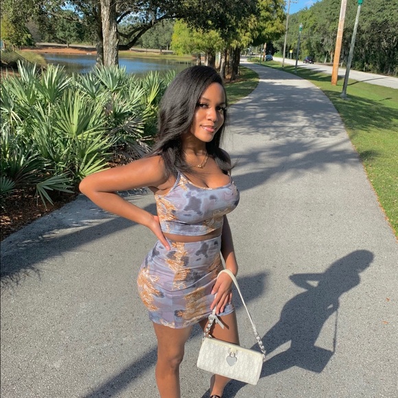 Meet your Posher, Jocelyn - Picture 1 of 3